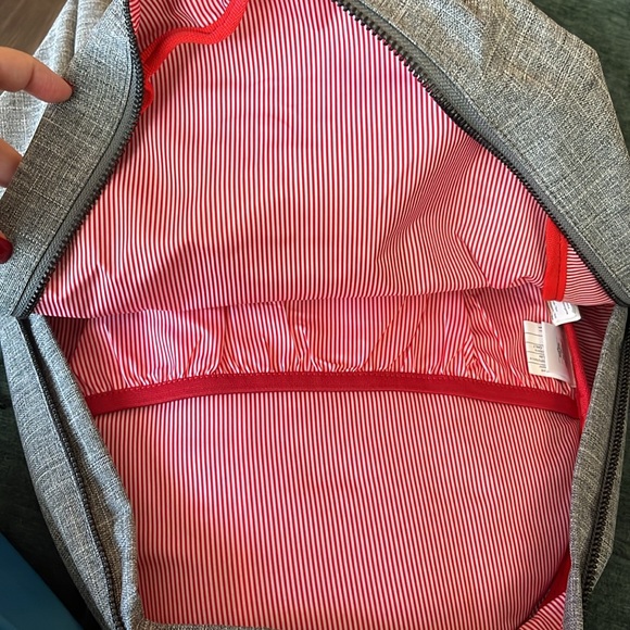 NWT Herschel grey fabric backpack - Picture 6 of 8
